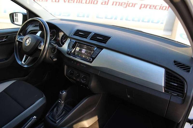Usado Skoda Fabia Style 90 CV (66 kW) 2016 Blanco Utilitario