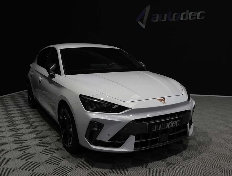 Usado Cupra Leon 150 CV (110 kW) 2025 Blanco Utilitario