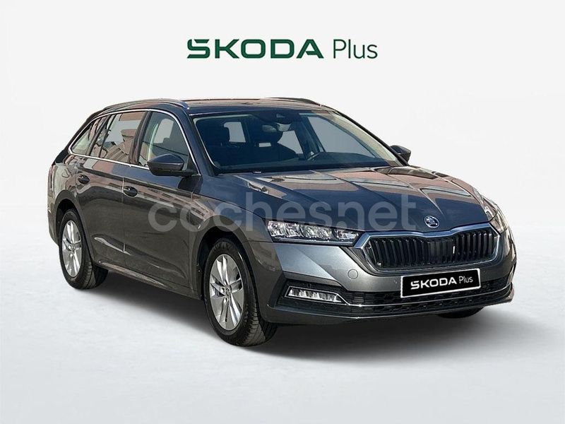 Gris Usado 2024 Skoda Octavia Ambition Familiar | 25.700 € (Buen precio) - Imagen 1/4