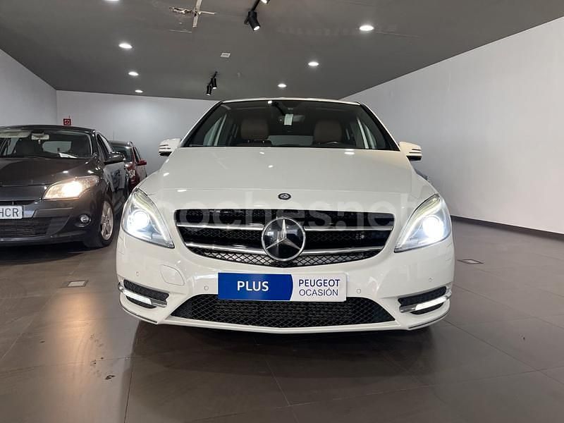 Blanco Usado 2012 Mercedes B180 Monovolumen | 11.850 € (Precio justo) - Imagen 1/4