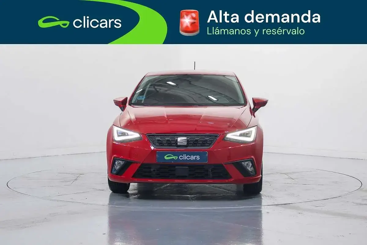 Usado Seat Ibiza Style 110 CV (80 kW) 2022 Rojo Utilitario