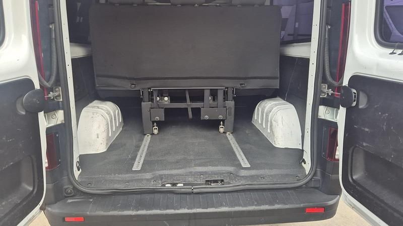 Usado Nissan Primastar 150 CV (110 kW) 2021 Blanco Monovolumen