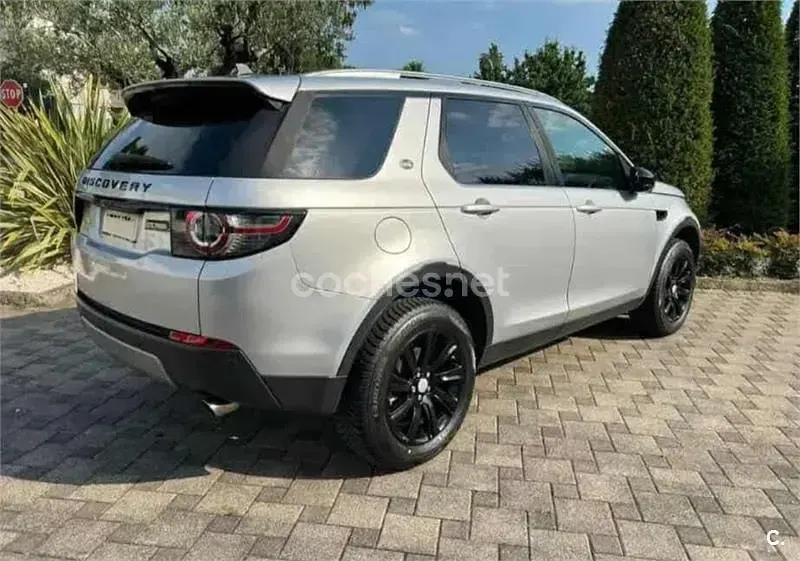 Begagnad Land Rover Discovery 4 HSE Luxury 180 HK (132 kW) 2016 Grå SUV
