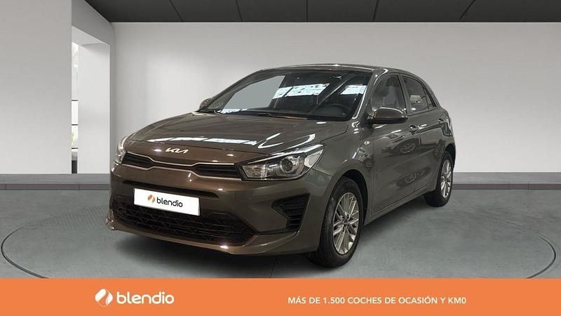 Usado Kia Rio 100 CV (73 kW) 2023 Verde