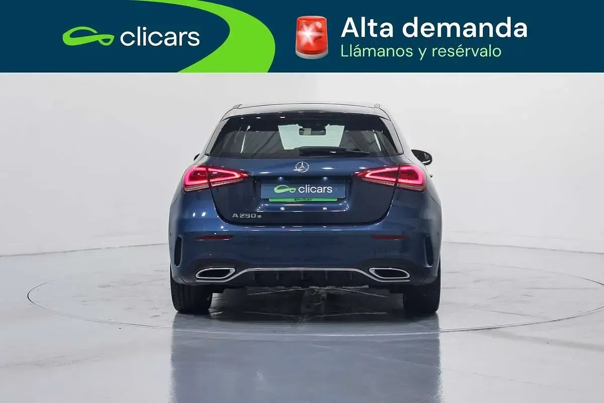 Usado Mercedes A250 160 CV (117 kW) 2020 Azul Berlina