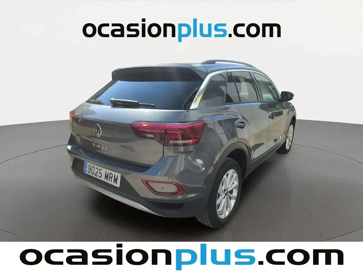 Usado VW T-Roc Life 110 CV (80 kW) 2024 Gris SUV