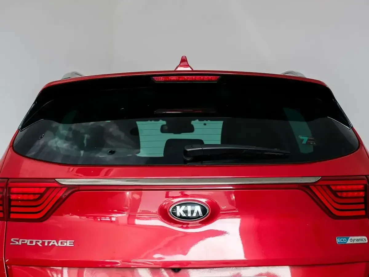 Usado Kia Sportage 115 CV (84 kW) 2017 Rojo SUV