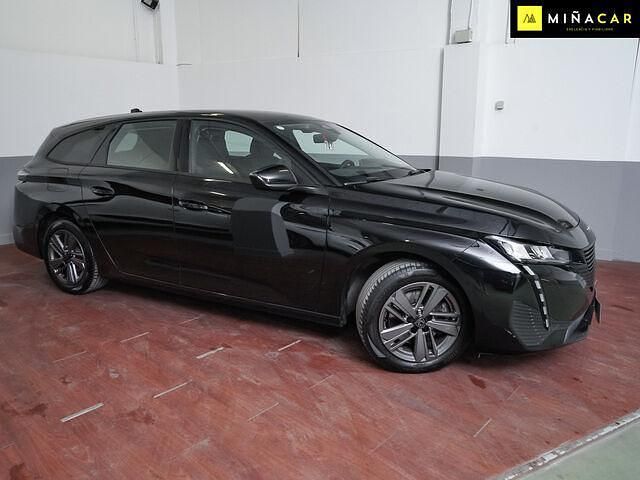 Usado Peugeot 308 Active 130 CV (95 kW) 2022 Negro Familiar