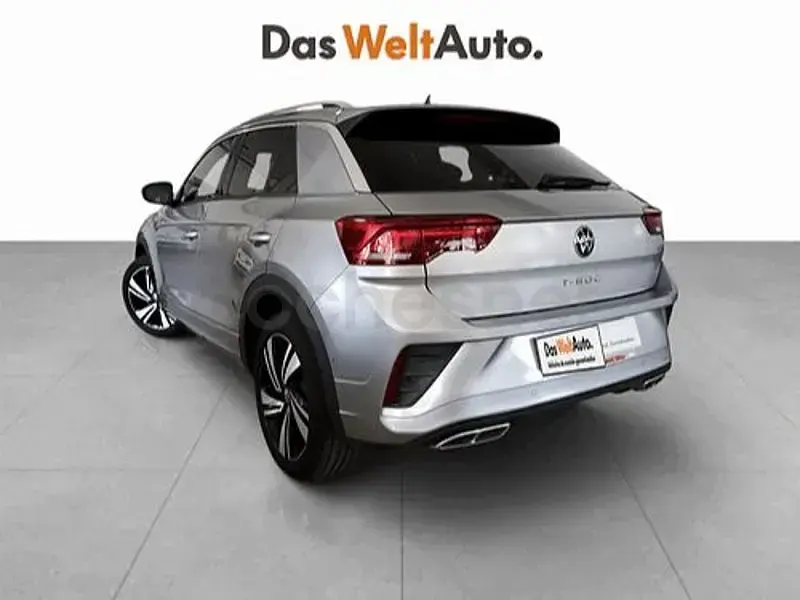 Usado VW T-Roc R-line 150 CV (110 kW) 2022 Gris / plata SUV