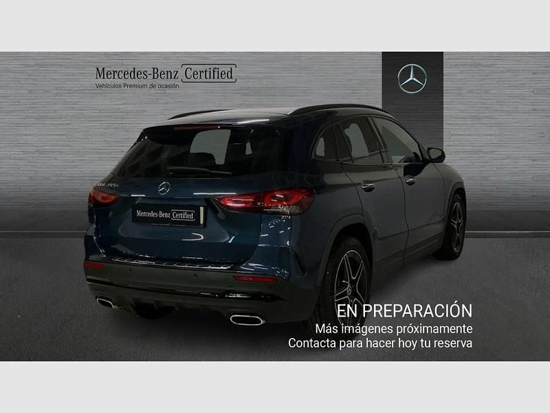 Usado Mercedes GLA200 150 HP (110 kW) 2022 Azul SUV