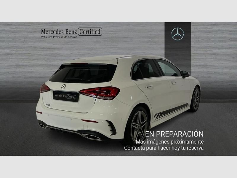 Usado Mercedes A180 AMG line 136 CV (100 kW) 2022 Blanco polar  pintura unicolor Utilitario