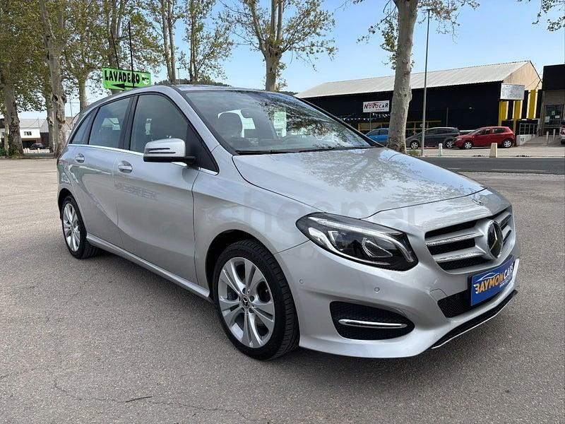 Usado Mercedes B200 136 CV (100 kW) 2017 Gris / plata Utilitario