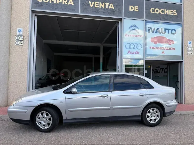 Usado Citroën C5 110 CV (80 kW) 2003 Gris / plata Berlina