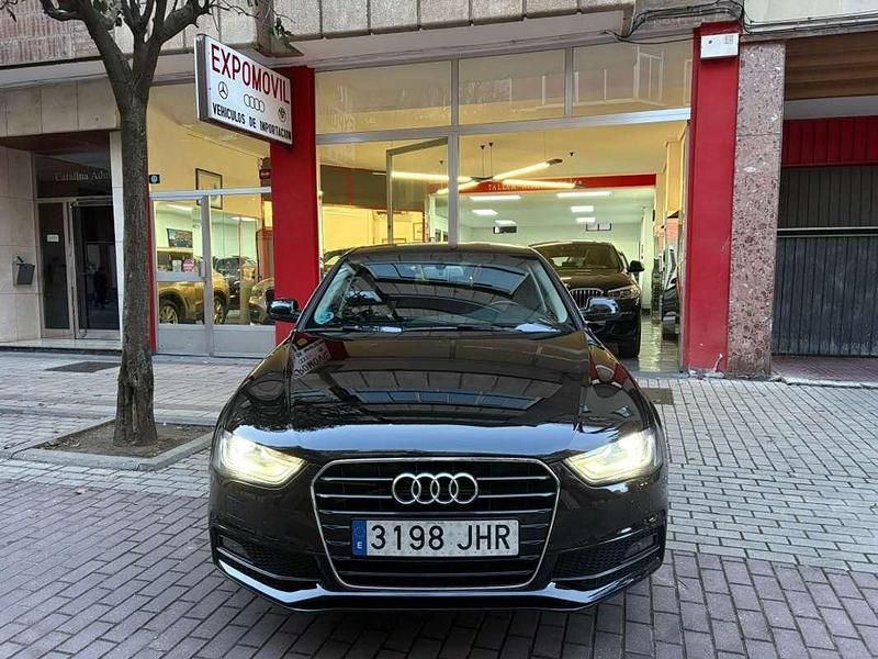 Usado Audi A4 S-Line 136 CV (100 kW) 2015 Negro Familiar