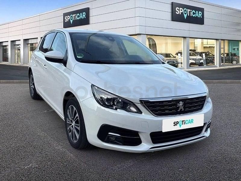 Usado Peugeot 308 Allure 131 CV (96 kW) 2020 Blanco Berlina