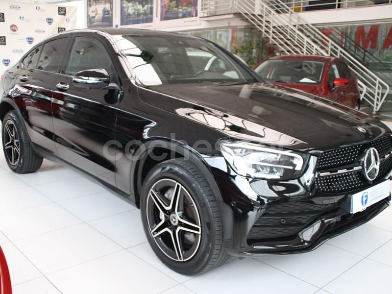 Usado Mercedes GLC300e 320 CV (235 kW) 2021 Negro Coupe
