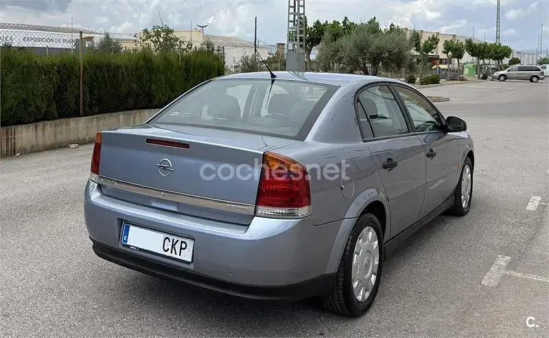 Usado Opel Vectra Comfort 125 CV (91 kW) 2004 Gris / plata Berlina