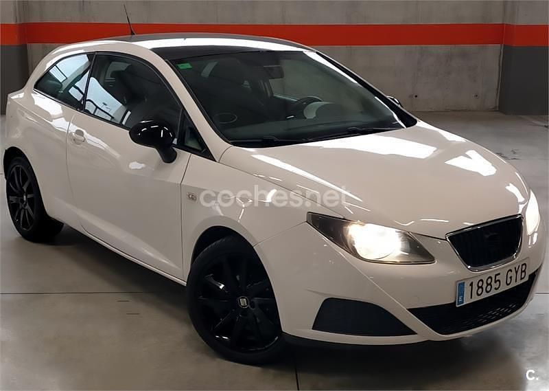 Blanco Usado 2010 Seat Ibiza SC Sport Utilitario | 3950 € (Buen precio) - Imagen 1/4