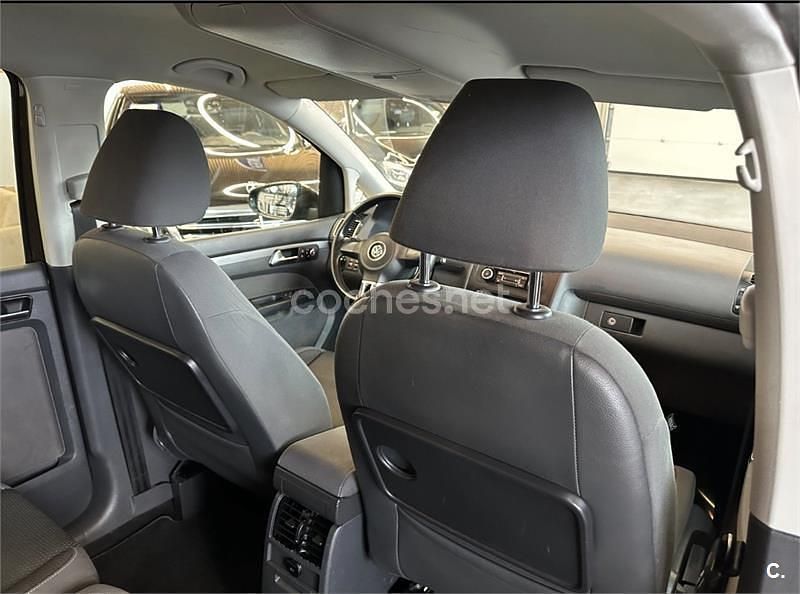 Usado VW Touran Advance 105 CV (77 kW) 2011 Marrón Monovolumen