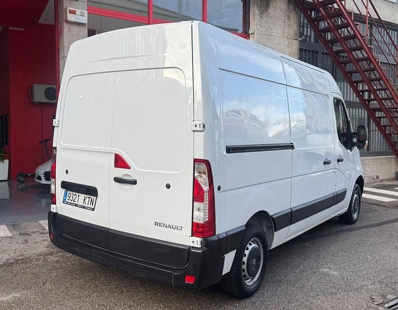 Usado Renault Master 110 CV (80 kW) 2019 Blanco Berlina