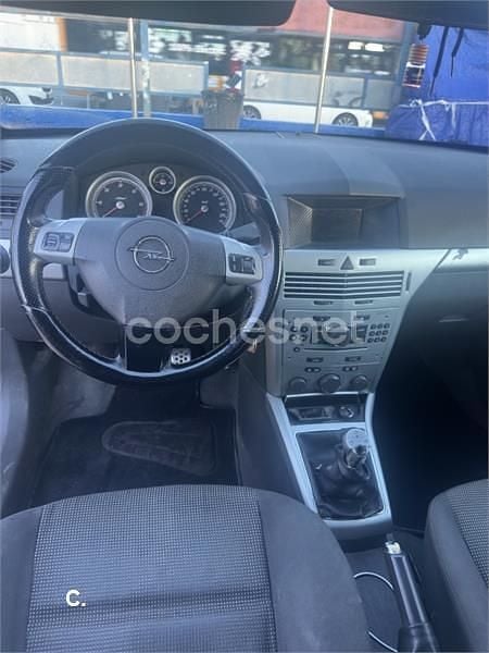 Usado Opel Astra GTC Sport 120 CV (88 kW) 2009 Gris / plata Berlina