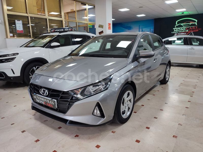 Gris / plata Usado 2022 Hyundai i20 Berlina | 12.750 € (Buen precio) - Imagen 1/4