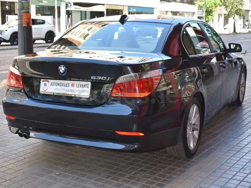 Usado BMW 530 258 CV (189 kW) 2005 Negro Berlina