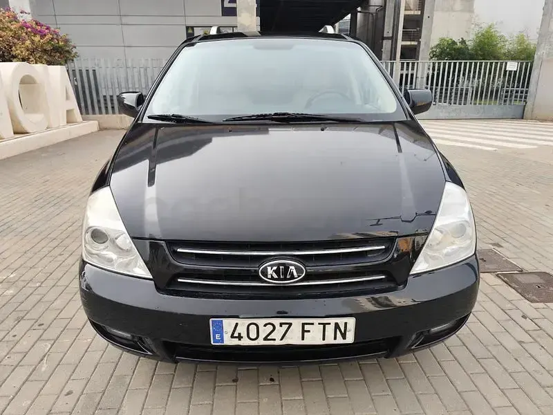 Usado Kia Carnival 185 CV (136 kW) 2008 Negro Monovolumen