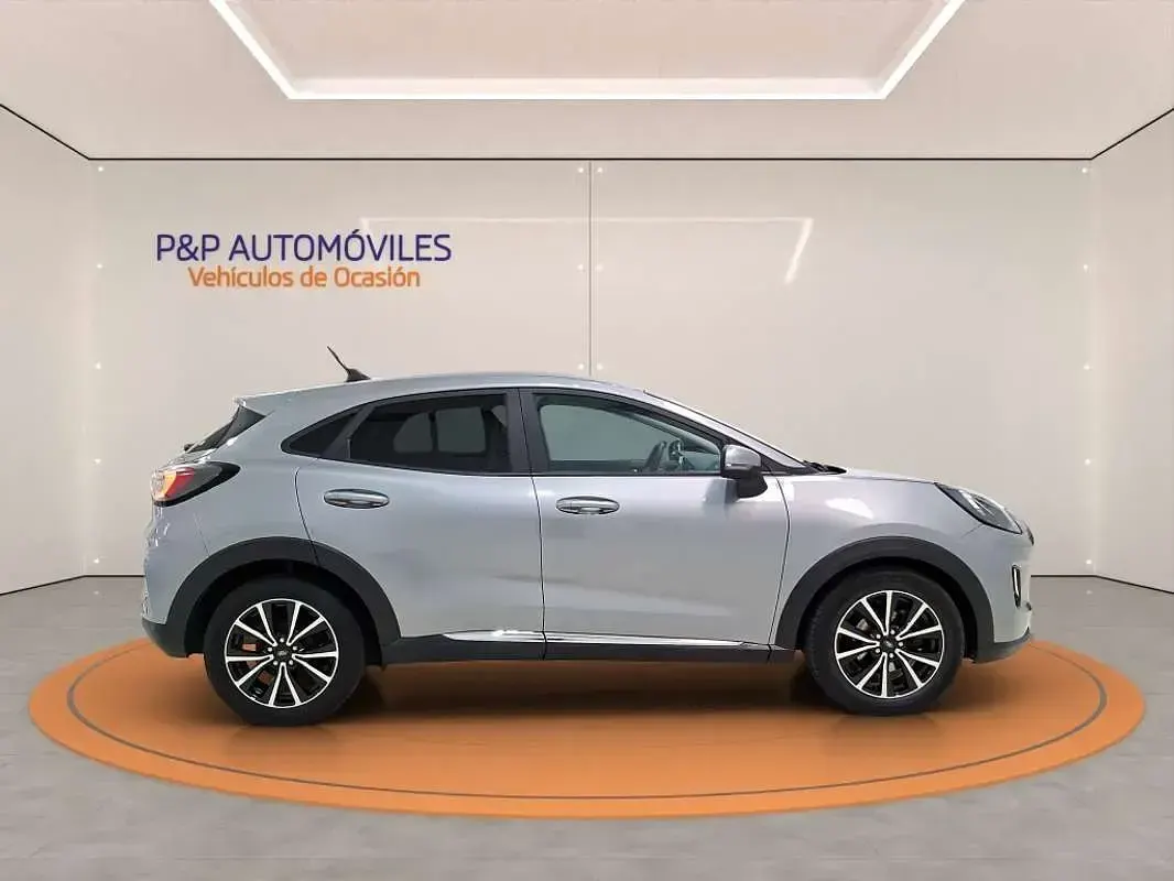 Usado Ford Puma Titanium 120 CV (88 kW) 2021 Gris SUV