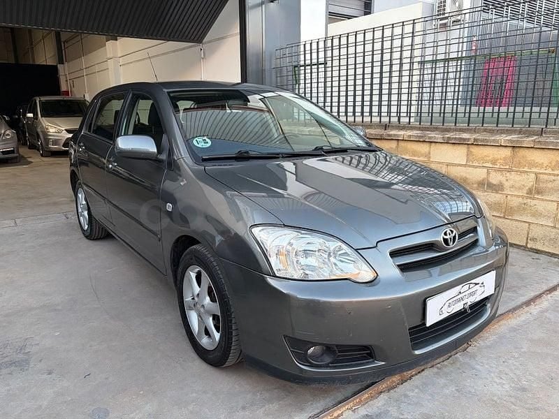 Usado Toyota Corolla Sol 116 CV (85 kW) 2006 Gris / plata Berlina