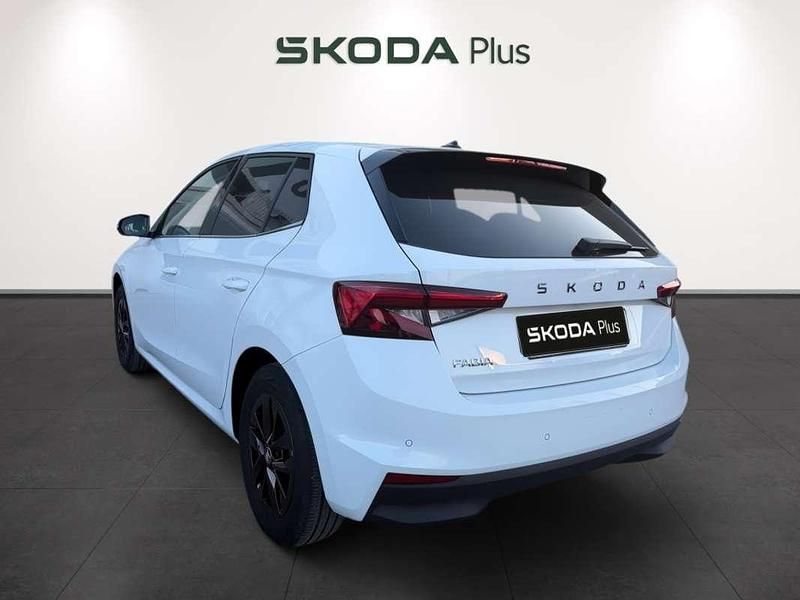 Usado Skoda Fabia Selection 95 CV (69 kW) 2025 Blanco Utilitario