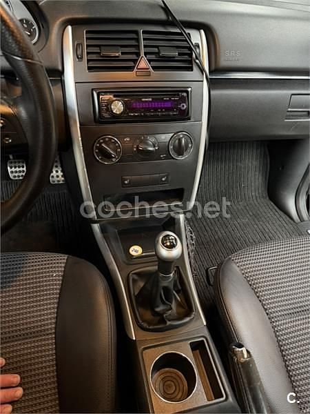 Usado Mercedes B200 193 CV (141 kW) 2006 Negro Monovolumen