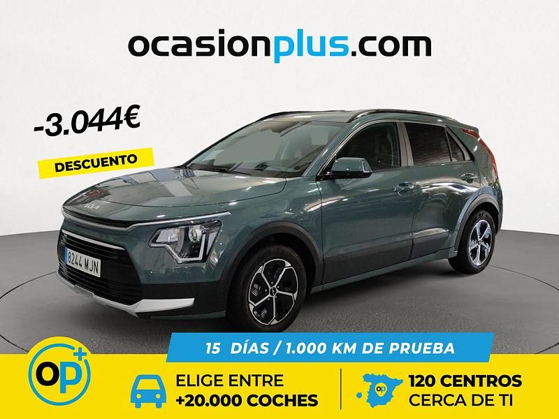 Usado Kia Niro 141 CV (103 kW) 2023 Gris / plata SUV