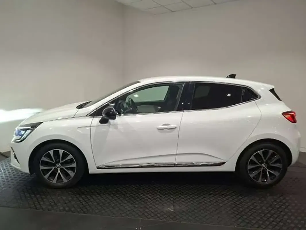 Usado Renault Clio V Techno 90 CV (66 kW) 2023 Blanco Berlina