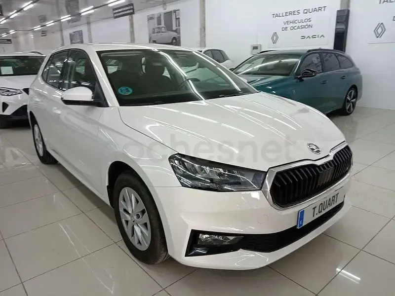 Usado Skoda Fabia Essence 95 CV (69 kW) 2024 Blanco Utilitario