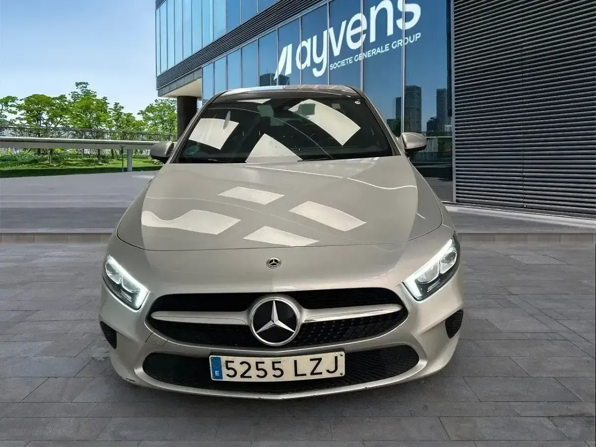 Usado Mercedes A200 163 CV (119 kW) 2022 Plateado Berlina