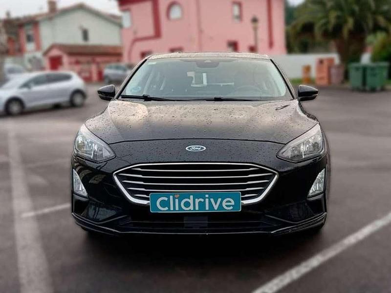 Usado Ford Focus Trend+ 125 CV (91 kW) 2019 Negro Utilitario