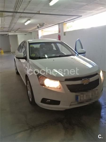 Usado Chevrolet Cruze LS 125 CV (91 kW) 2010 Amarillo Berlina