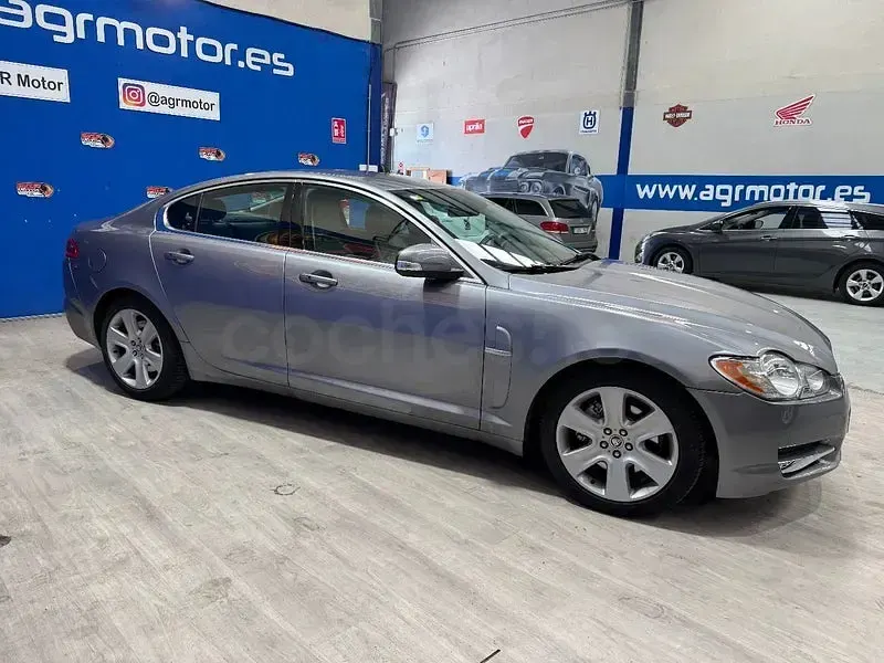 Usado Jaguar XF Luxury 207 CV (152 kW) 2008 Gris / plata Berlina