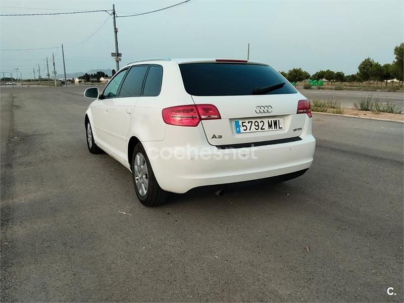 Blanco Usado 2010 Audi A3 Sportback Attraction Berlina | 6600 € (Super precio) - Imagen 1/4