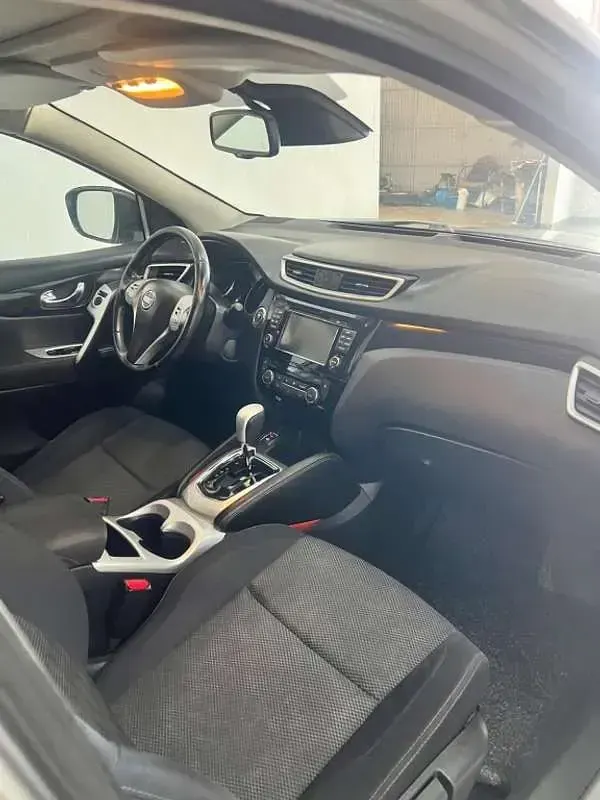 Usado Nissan Qashqai Acenta 131 CV (96 kW) 2015 Gris SUV