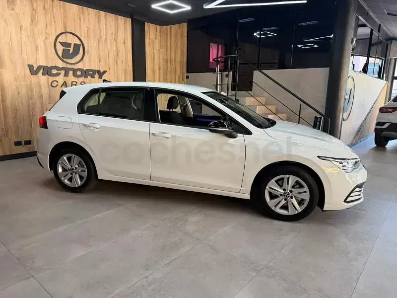 Usado VW Golf VIII 110 CV (80 kW) 2023 Blanco Berlina