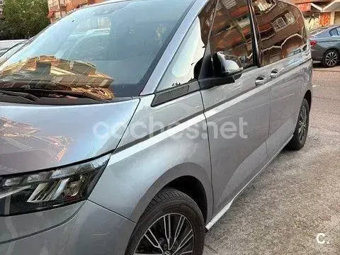 Usado VW Multivan Life 218 CV (160 kW) 2023 Gris / plata Monovolumen