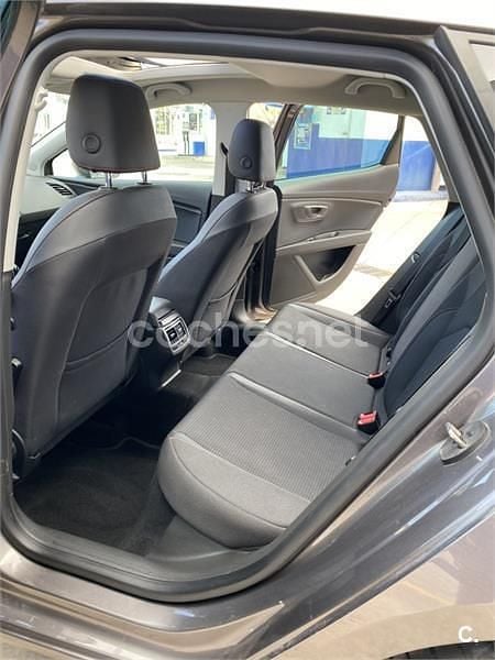 Usado Seat Leon CONNECT 150 CV (110 kW) 2016 Gris / plata Berlina