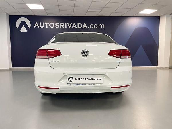 Usado VW Passat Advance 150 CV (110 kW) 2018 Blanco puro Berlina