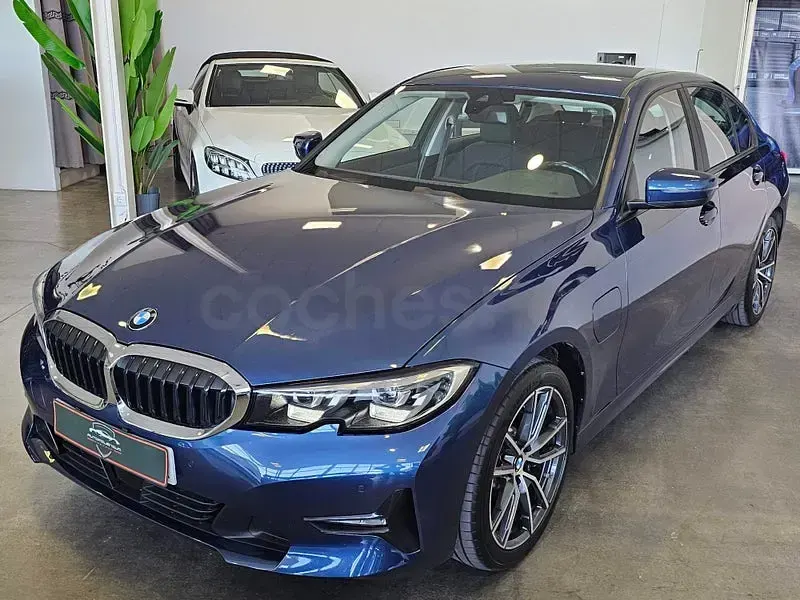 Käytetty BMW 330e Comfort Edition 292 HP (214 kW) 2020 Sininen Sedan