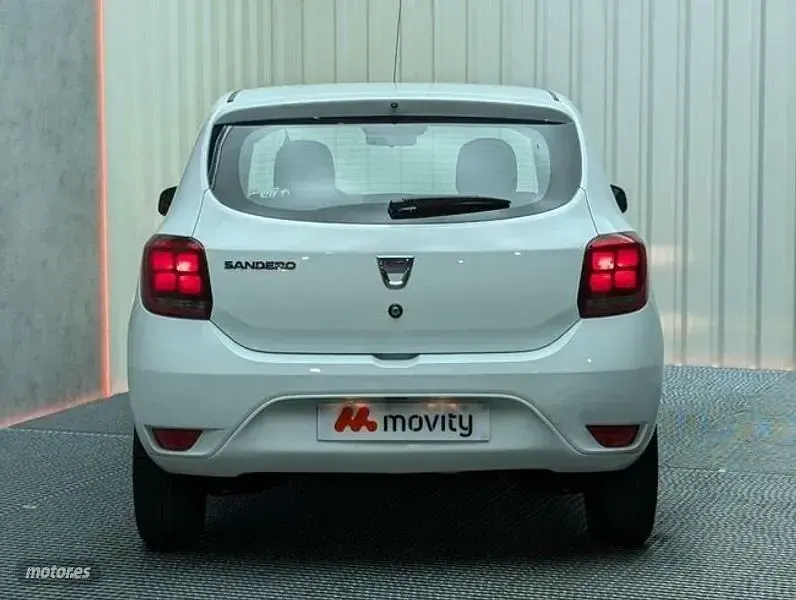 Usado Dacia Sandero Comfort 95 CV (69 kW) 2020 Blanco Utilitario