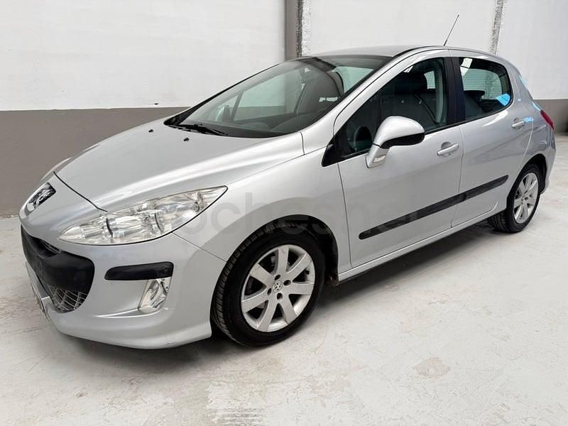 Usado Peugeot 308 90 CV (66 kW) 2008 Gris / plata Berlina