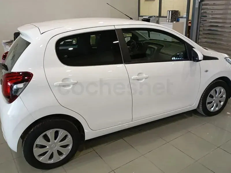 Usado Peugeot 108 Active 72 CV (52 kW) 2021 Blanco Berlina