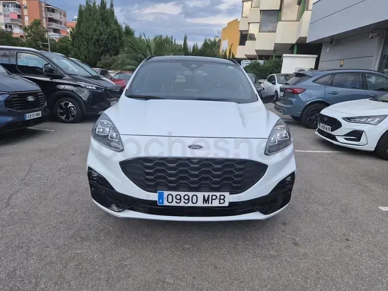 Usado Ford Kuga ST-Line X 225 CV (165 kW) 2024 Blanco SUV